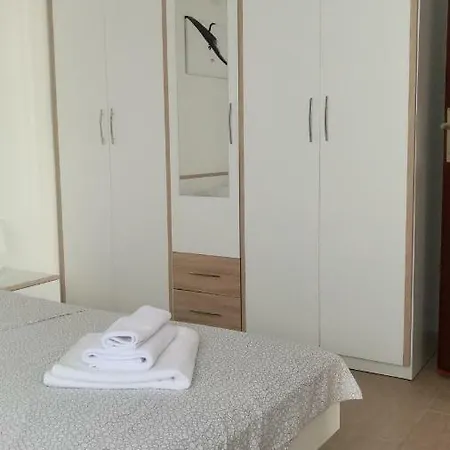 Leon & Grga アパート Šibuljina