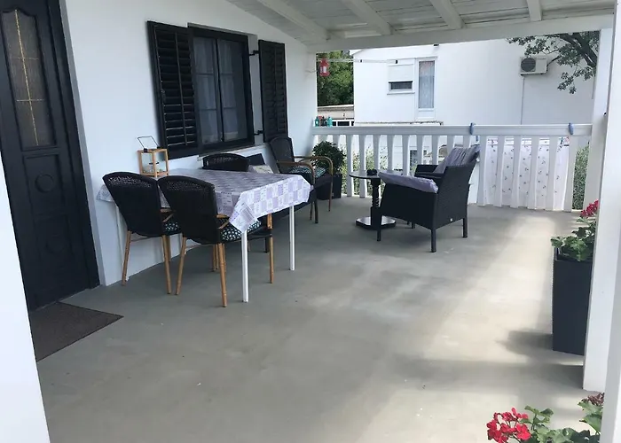 Leon & Grga Apartamento